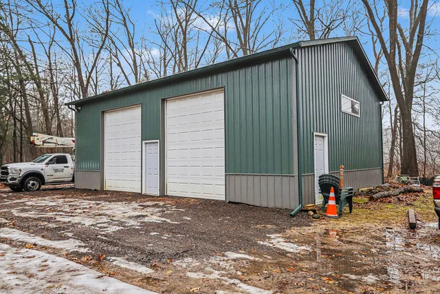 $400,000 | 6850 South 1st Street, Mattawan, MI 49071