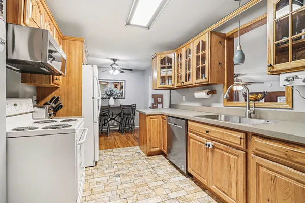 $400,000 | 6850 South 1st Street, Mattawan, MI 49071