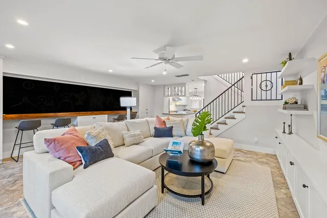 $1,099,000 | 2718 Cardinal Drive, Vero Beach, FL 32963