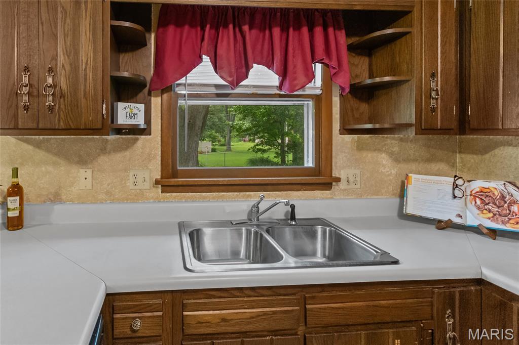24 Cardinal Lane Highland, IL 62249 - Photo 12 of 34