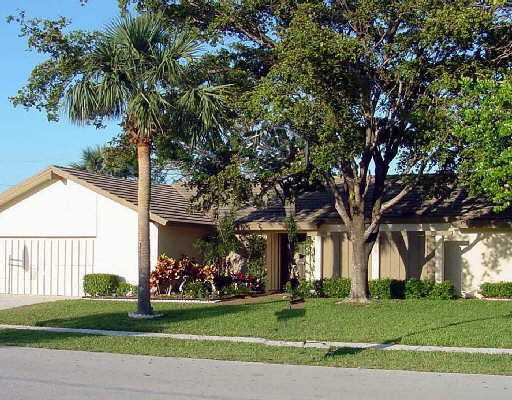 42 Southwest 12th Terrace Boca Raton, FL 33486 - Photo 1 of 2 Primary Photo