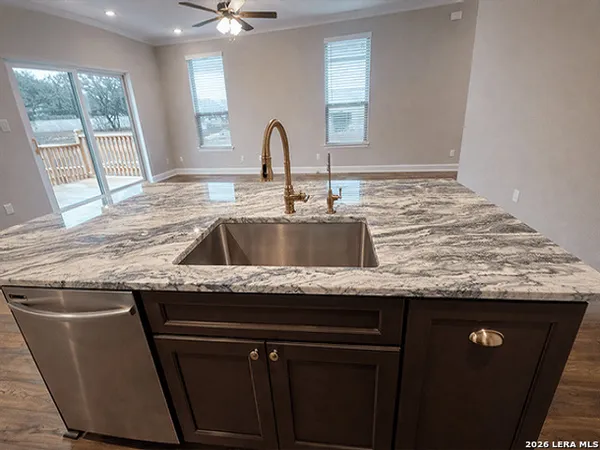 $2,100 | 8919 Summerwood Bend, San Antonio, TX 78254