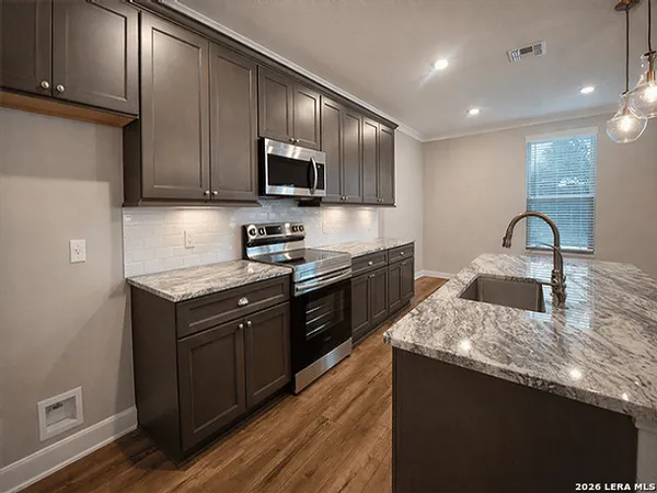 $2,100 | 8919 Summerwood Bend, San Antonio, TX 78254