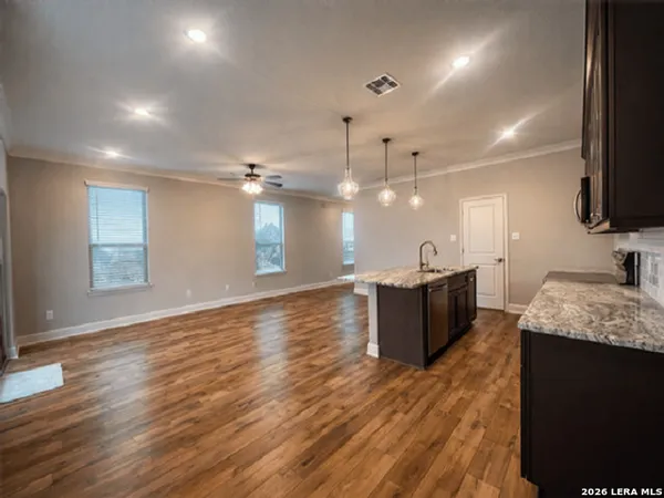 $2,100 | 8919 Summerwood Bend, San Antonio, TX 78254