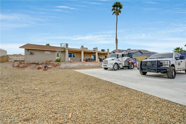 $735,000 | 120 West Highland Drive, Henderson, NV 89015