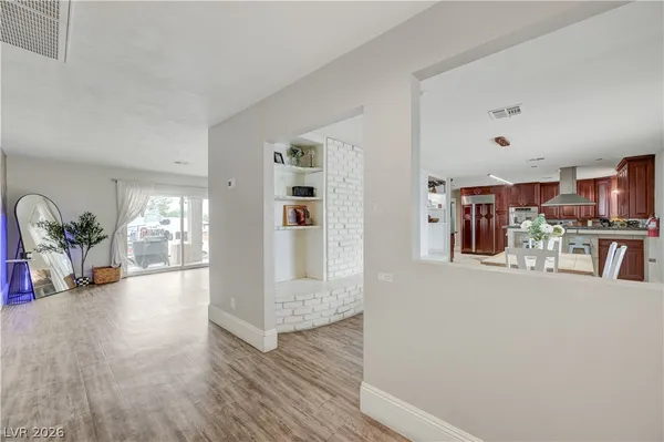 $735,000 | 120 West Highland Drive, Henderson, NV 89015