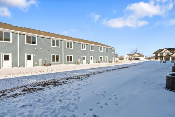 $2,500 | 1054 Gillespie Lane, Unit 1054, Yorkville, IL 60560