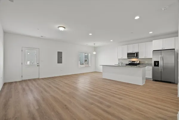 $2,500 | 1054 Gillespie Lane, Unit 1054, Yorkville, IL 60560