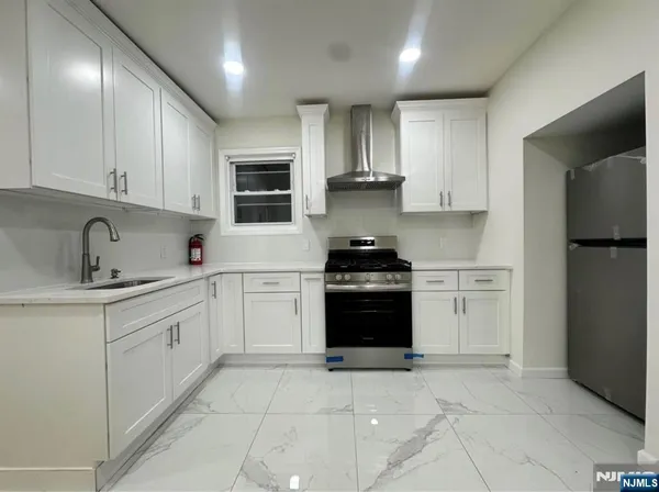 $2,150 | 7 Circle Avenue, Unit 2, Paterson, NJ 07522