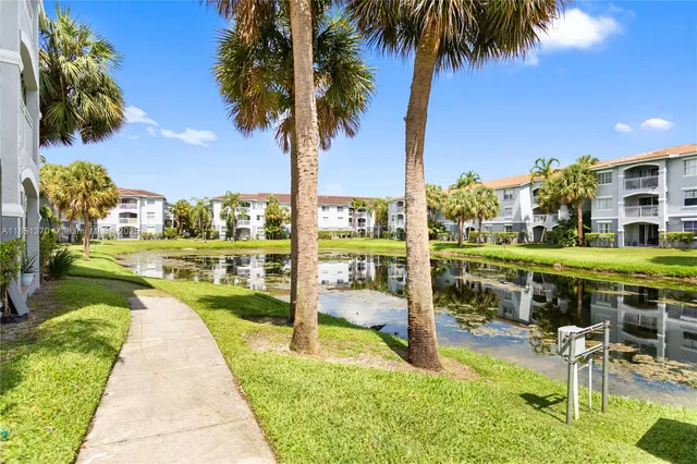 $330,000 | 9645 Northwest 1st Court, Unit 1209, Pembroke Pines, FL 33024