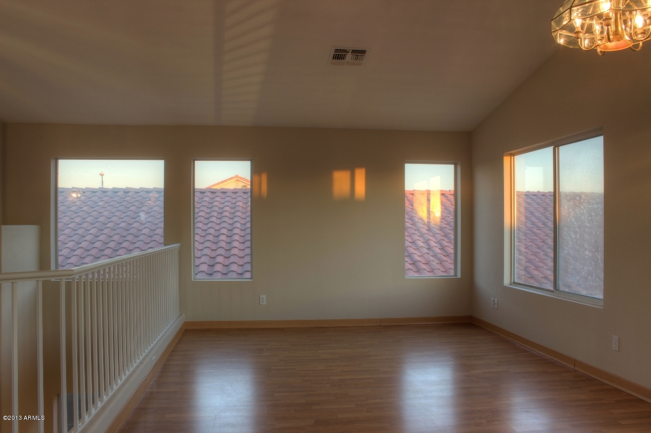 4047 West Wethersfield Road Phoenix, AZ 85029 - Photo 3 of 10 IMG_0876