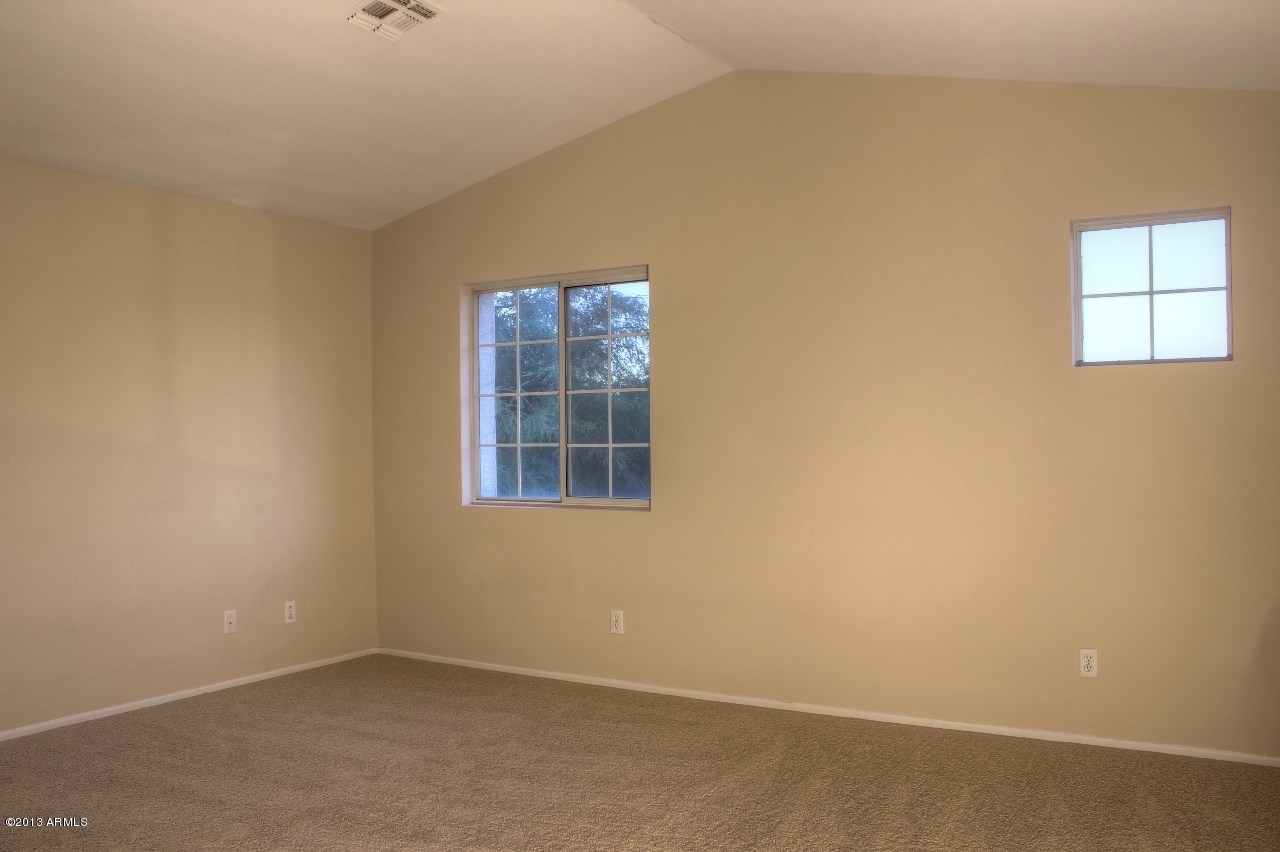 4047 West Wethersfield Road Phoenix, AZ 85029 - Photo 6 of 10 IMG_0906