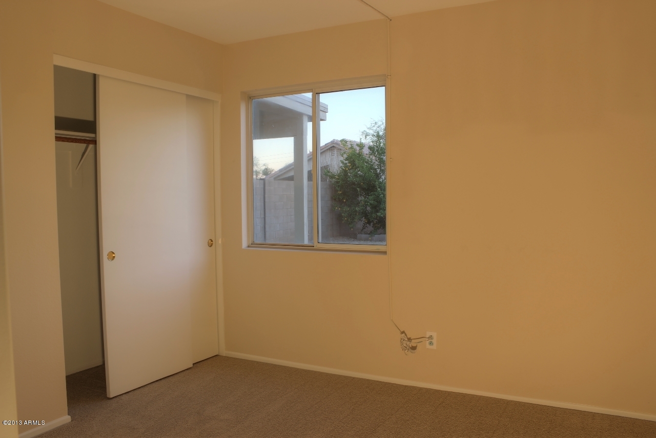 4047 West Wethersfield Road Phoenix, AZ 85029 - Photo 8 of 10 IMG_0894
