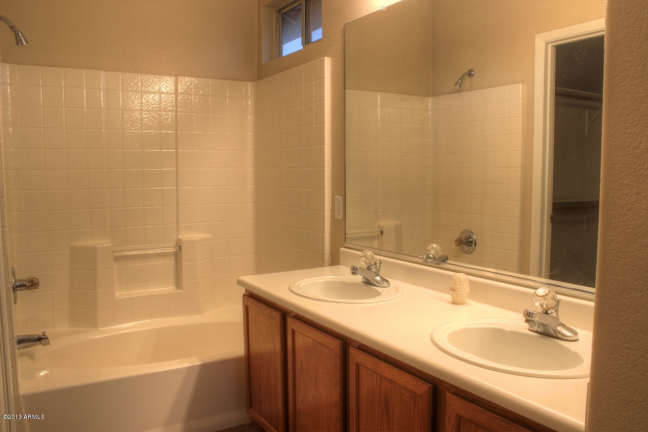 4047 West Wethersfield Road Phoenix, AZ 85029 - Photo 9 of 10 IMG_0912