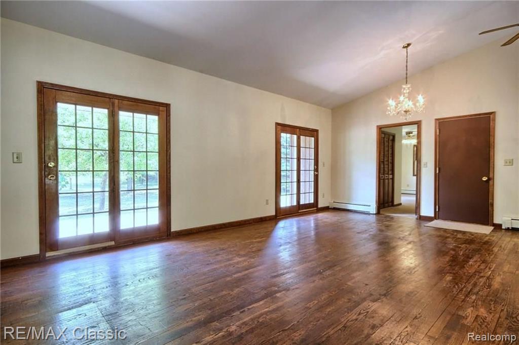 46047 Bemis Road Belleville, MI 48111 - Photo 3 of 30