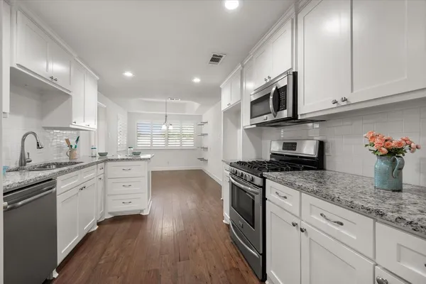 $650,000 | 1404 Creekford Drive, Arlington, TX 76012