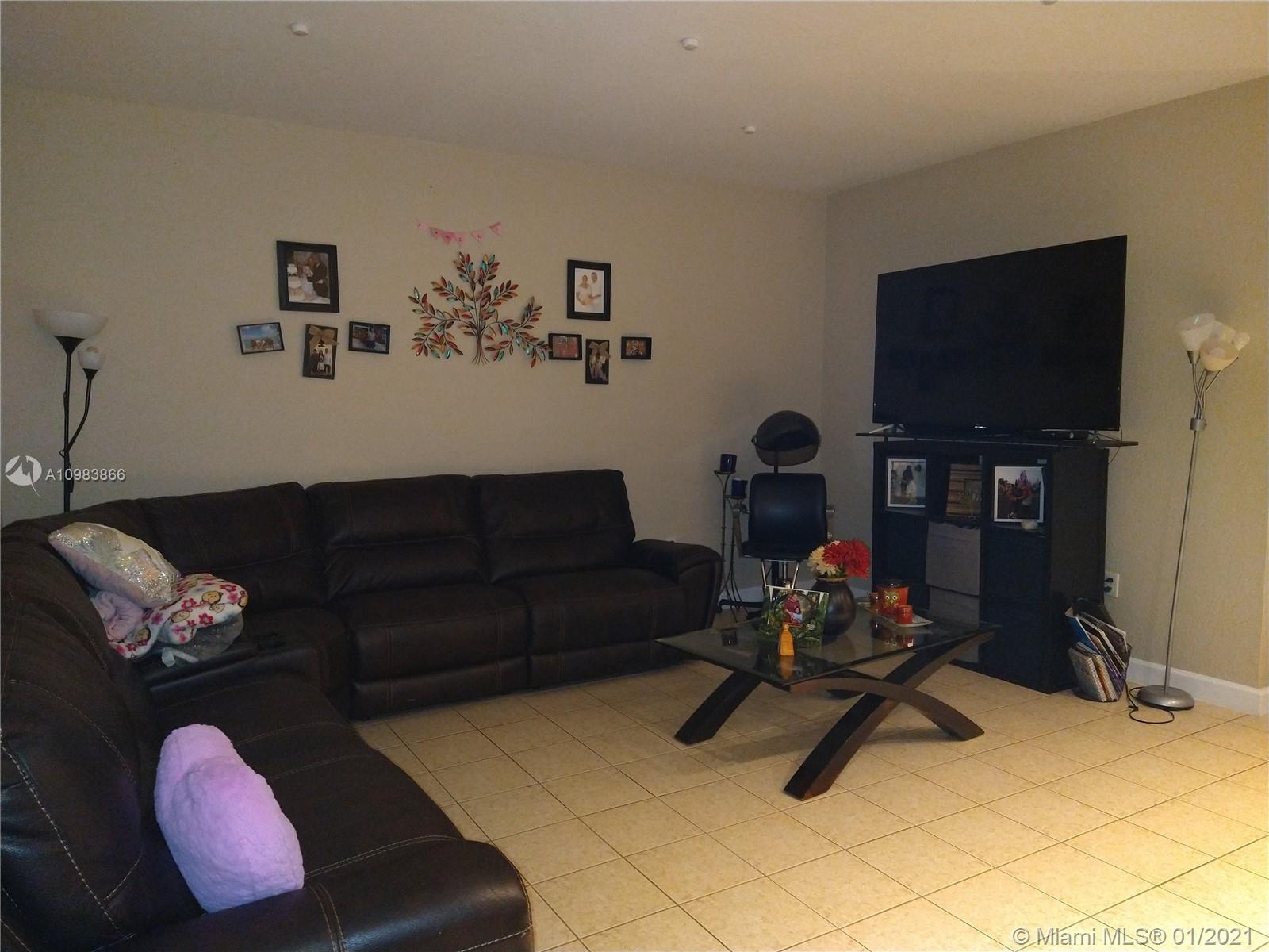 Oasis Homestead, FL 33033 - Photo 3 of 9