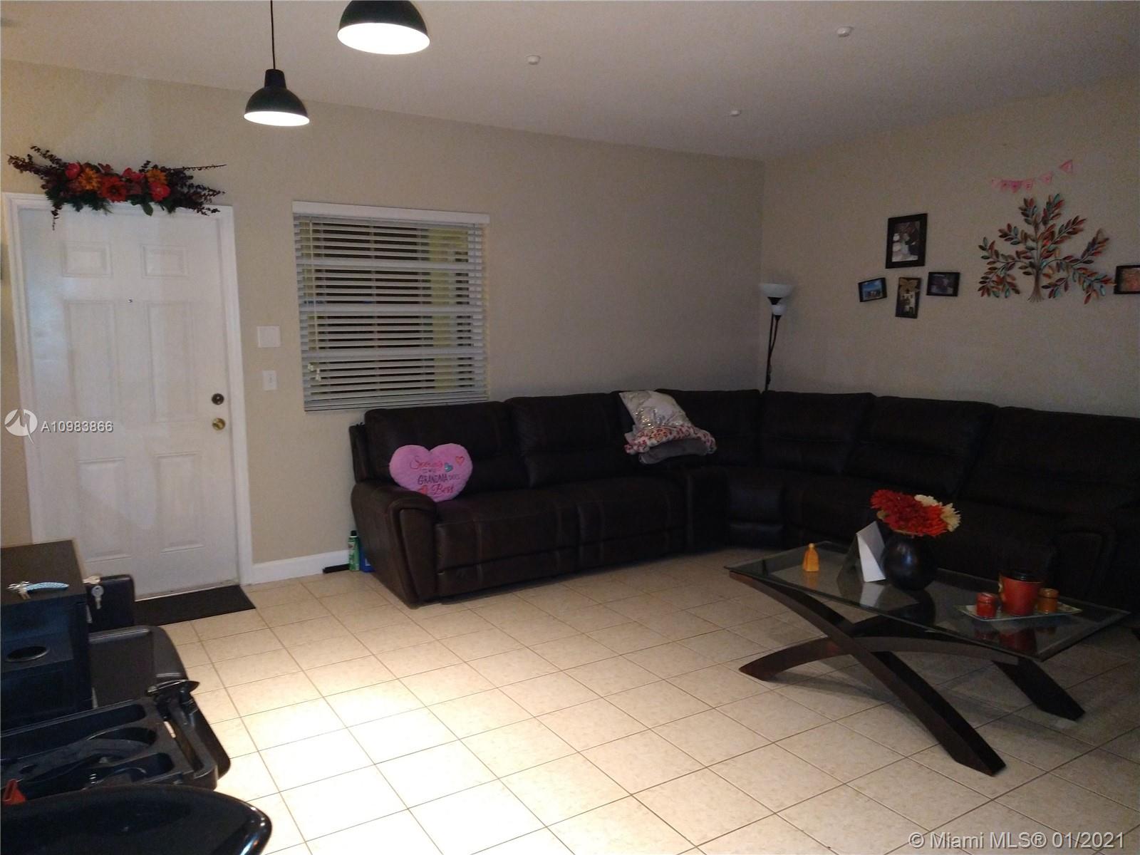 Oasis Homestead, FL 33033 - Photo 4 of 9