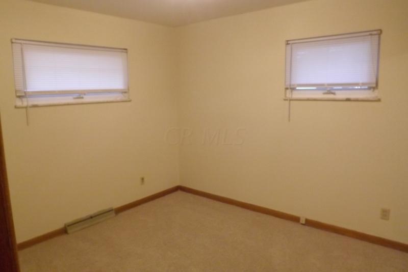 1382 Bryson Road Columbus, OH 43224 - Photo 17 of 22 Gallery Image 17