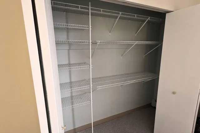 $1,450 | 6500 Woodlake Drive, Unit 804, Richfield, MN 55423