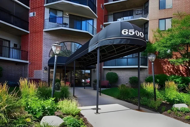 $1,450 | 6500 Woodlake Drive, Unit 804, Richfield, MN 55423