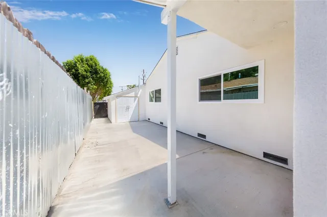 a view of a house with a garage