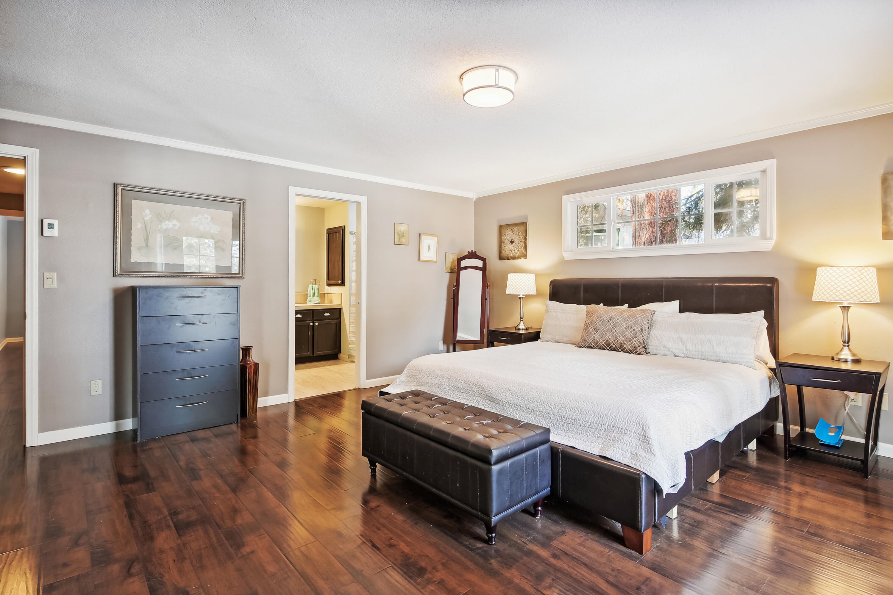20466 Mainline Road Bend, OR 97702 - Photo 20 of 35 main_level-primary_bedroom-og8a3265