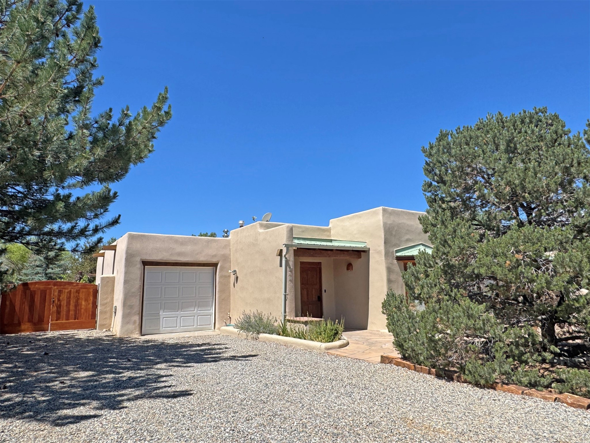 363 Monte Vista Road Taos, NM 87571 - Photo 4 of 38
