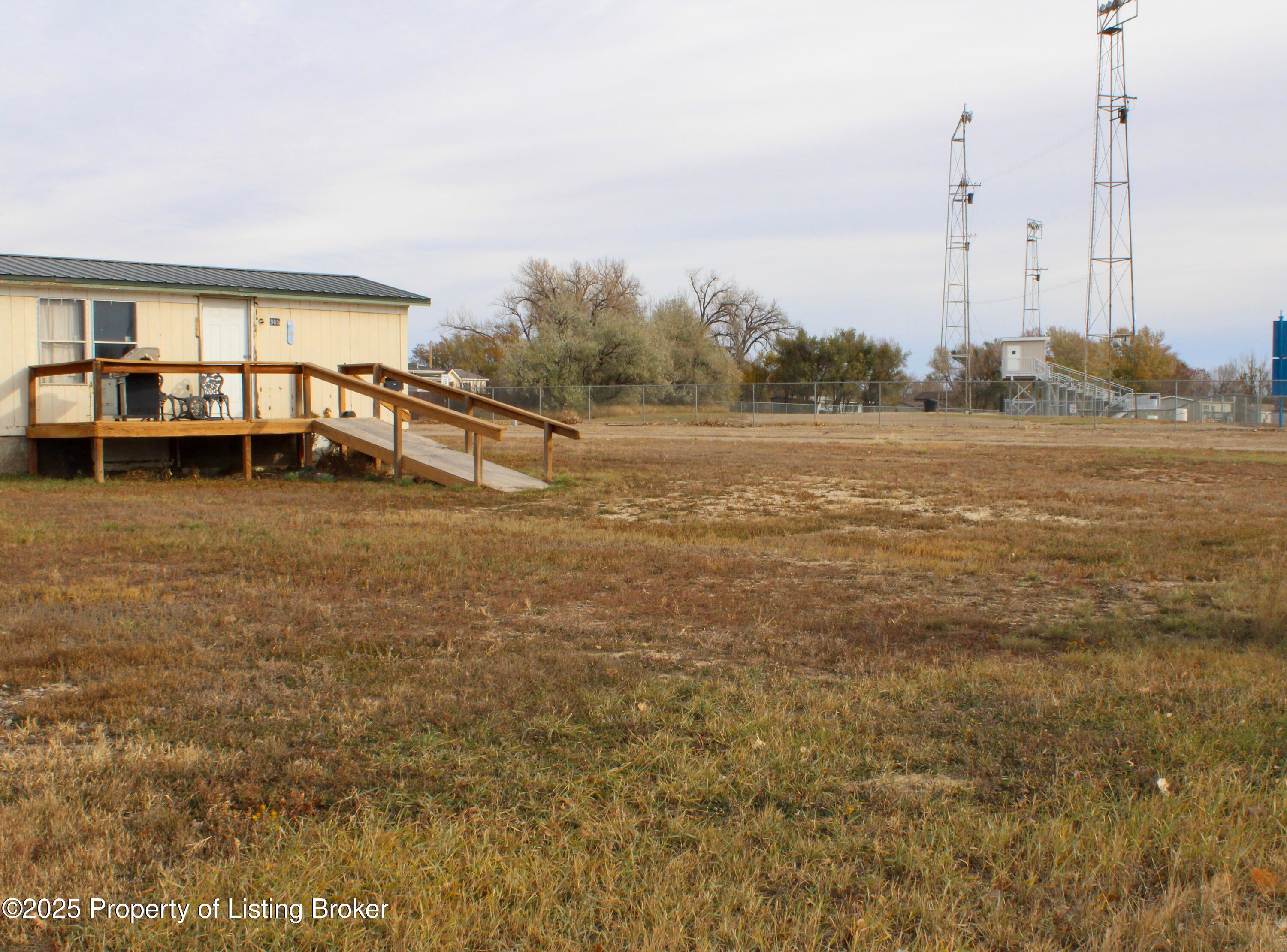 7th Street Fairview, MT 59221 - Photo 7 of 17 Looking NE