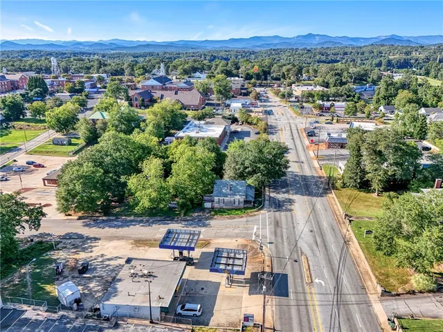 $119,900 | 220 Hampton Avenue, Pickens, SC 29671