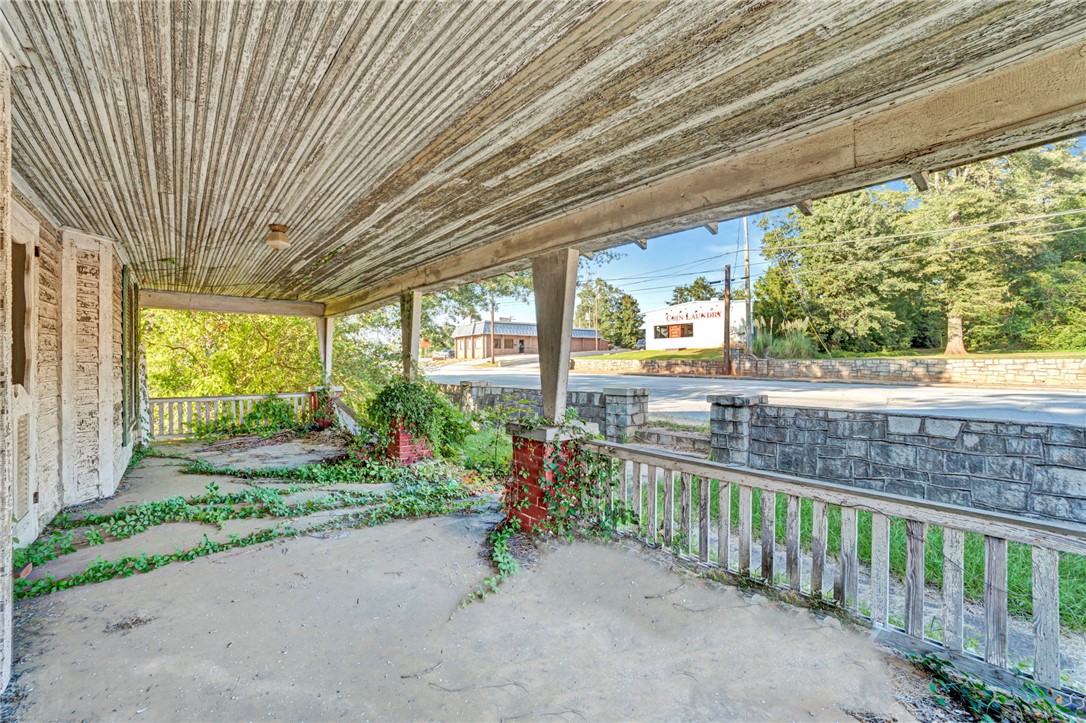 220 Hampton Avenue Pickens, SC 29671 - Photo 6 of 22