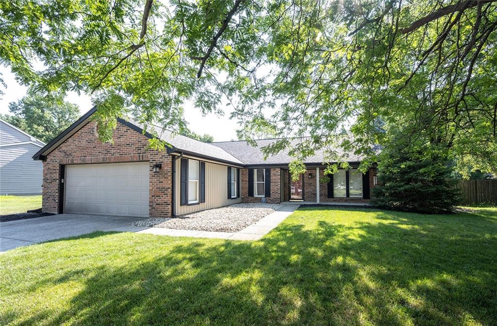 8511 Castle Ridge Lane Indianapolis, IN 46256 - Photo 2 of 41 Gallery Image 2