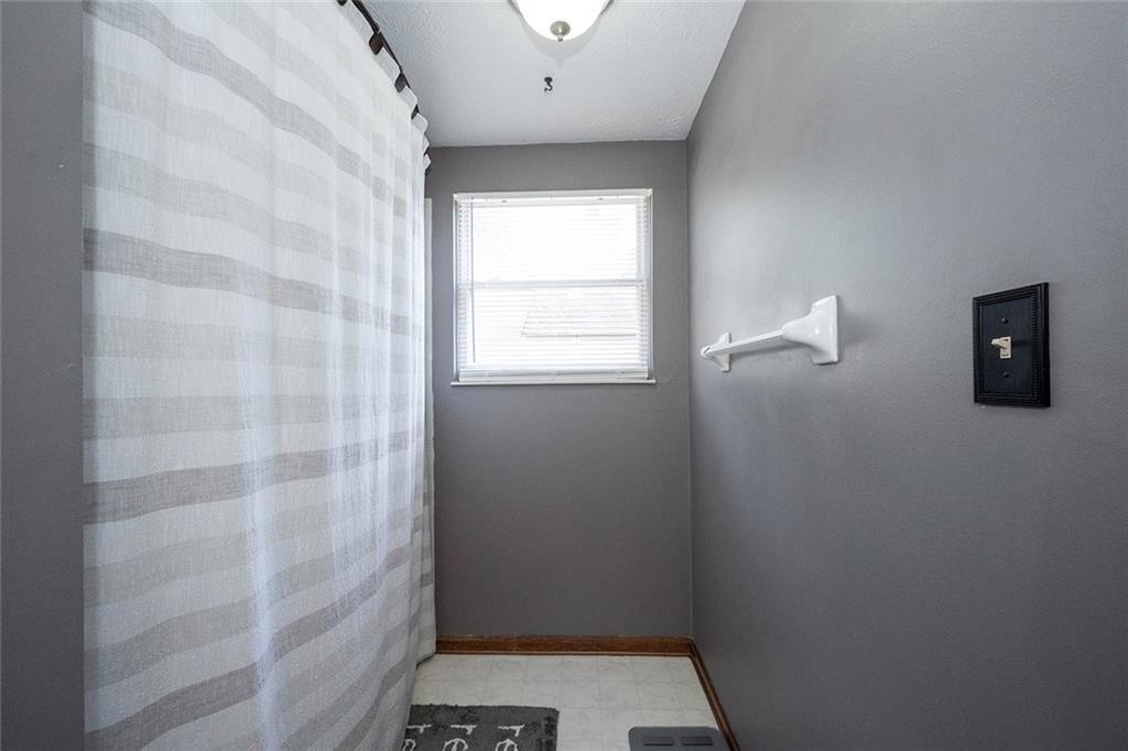8511 Castle Ridge Lane Indianapolis, IN 46256 - Photo 26 of 41 Gallery Image 26