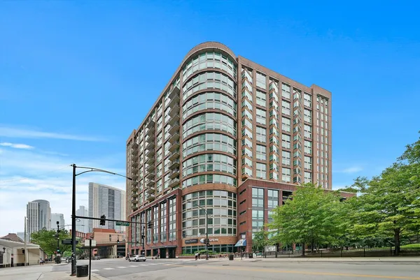 $3,450 | 600 North Kingsbury Street, Unit 1811, Chicago, IL 60654