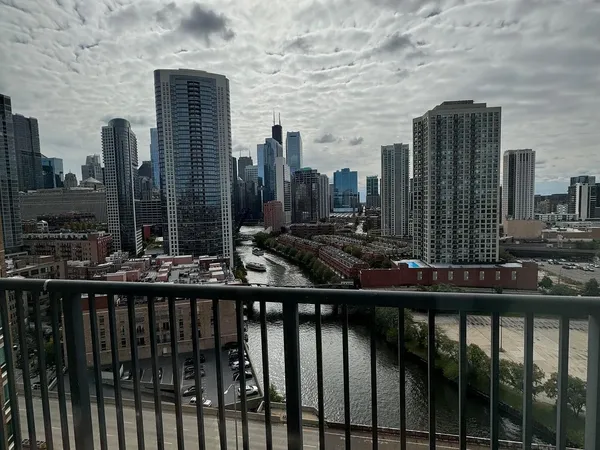 $3,450 | 600 North Kingsbury Street, Unit 1811, Chicago, IL 60654