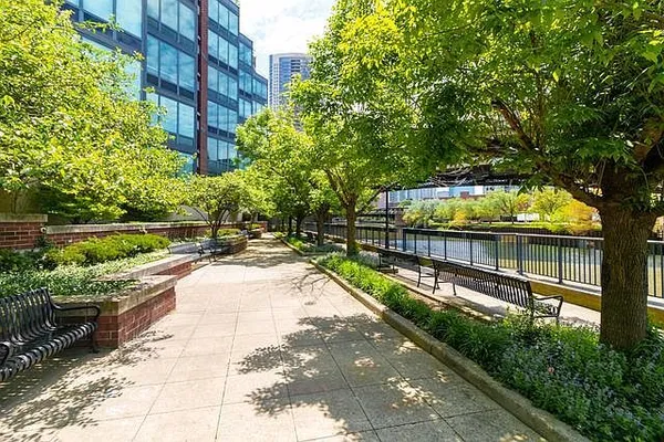 $3,450 | 600 North Kingsbury Street, Unit 1811, Chicago, IL 60654