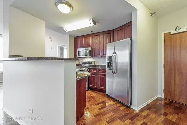 $3,450 | 600 North Kingsbury Street, Unit 1811, Chicago, IL 60654