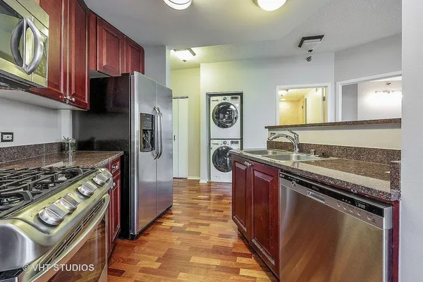 $3,450 | 600 North Kingsbury Street, Unit 1811, Chicago, IL 60654