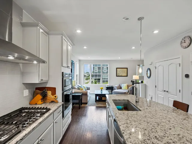 $499,900 | 202 North Sydney Court, Plymouth, MI 48170