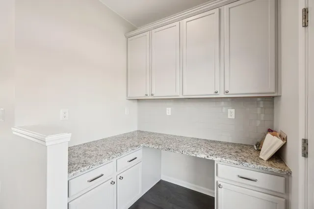 $499,900 | 202 North Sydney Court, Plymouth, MI 48170