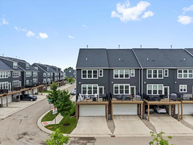 $499,900 | 202 North Sydney Court, Plymouth, MI 48170