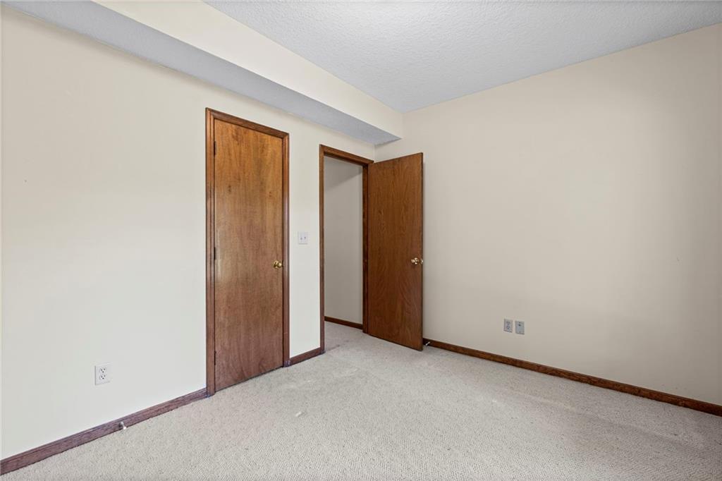 5607 North Flint Ridge Road Kansas City, MO 64151 - Photo 32 of 50 Gallery Image 32