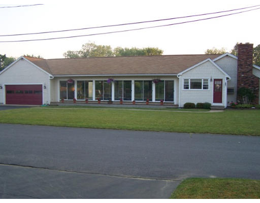 79 Acushnet Road Mattapoisett, MA 02739 - Photo 7 of 12 Gallery Image 7