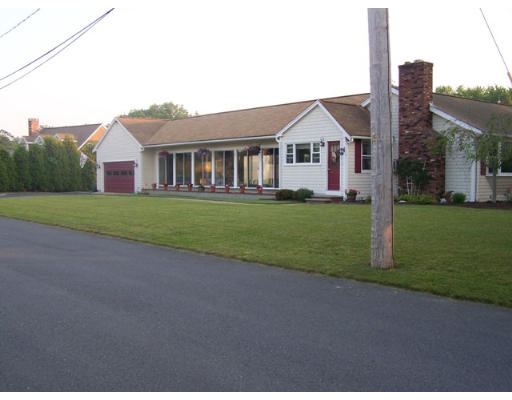 79 Acushnet Road Mattapoisett, MA 02739 - Photo 9 of 12 Gallery Image 9