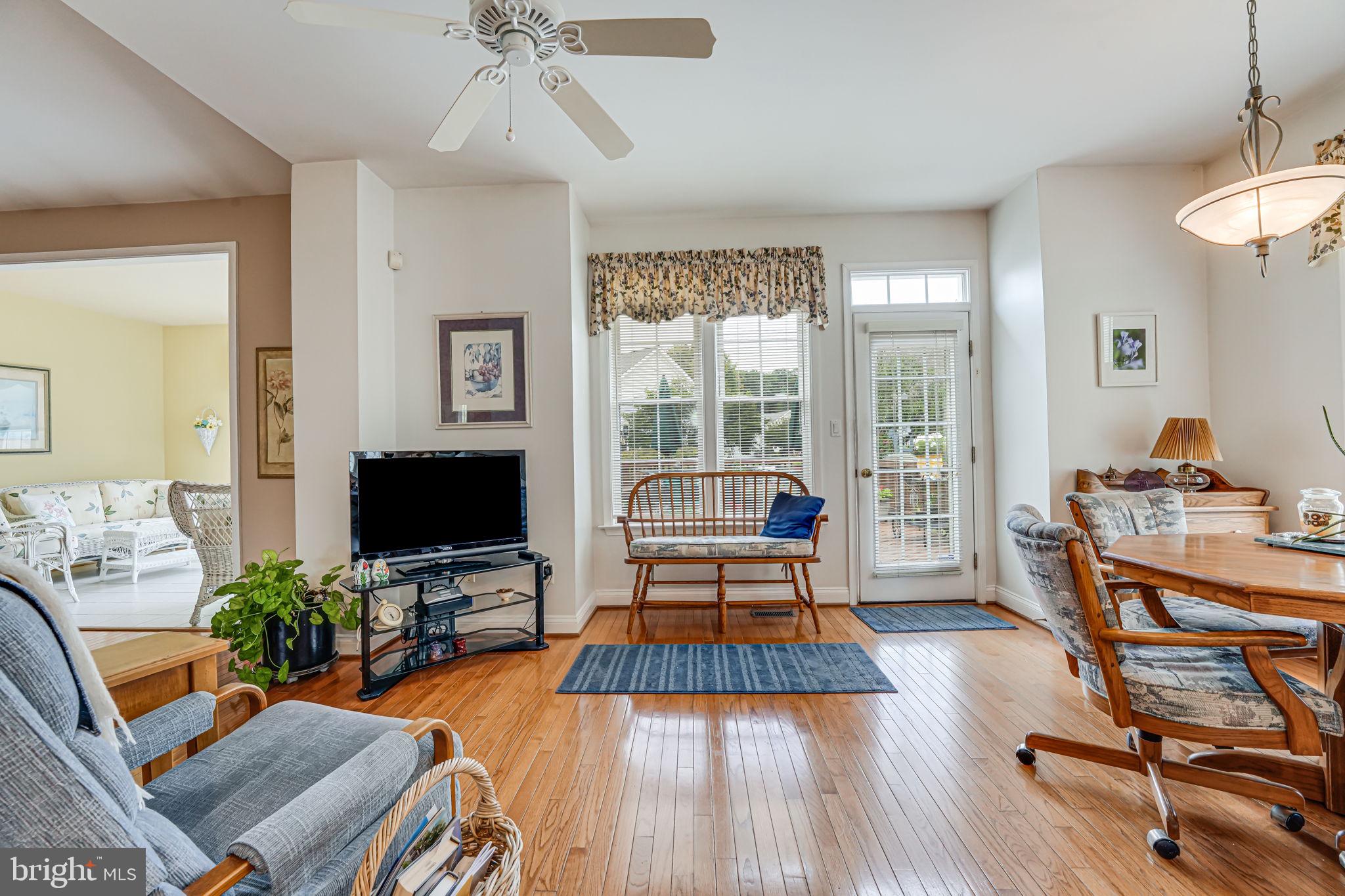 6717 Buglecall Place Gainesville, VA 20155 - Photo 11 of 44 Large Sitting/Breakfast Room