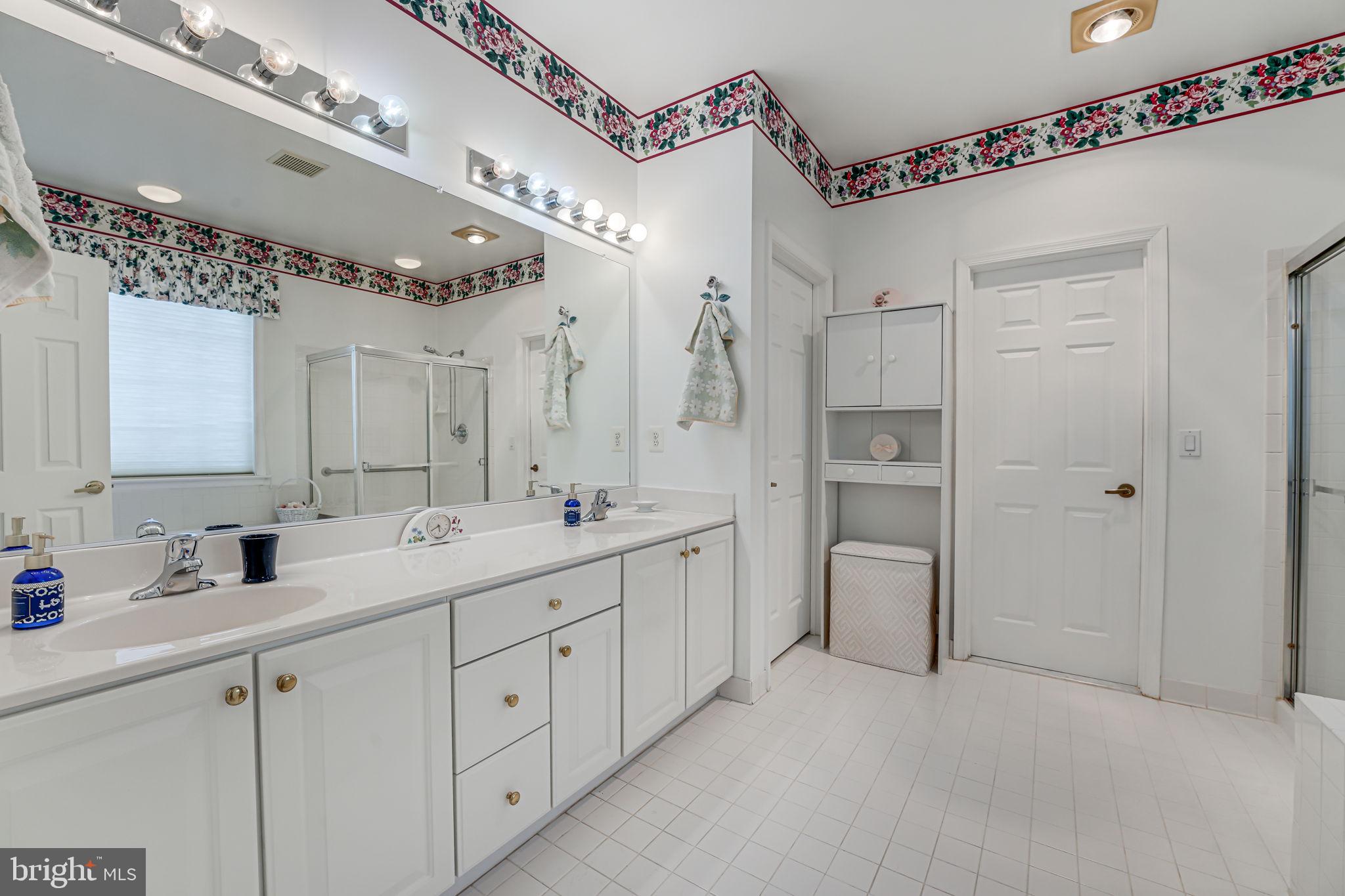 6717 Buglecall Place Gainesville, VA 20155 - Photo 19 of 44 Primary Bath