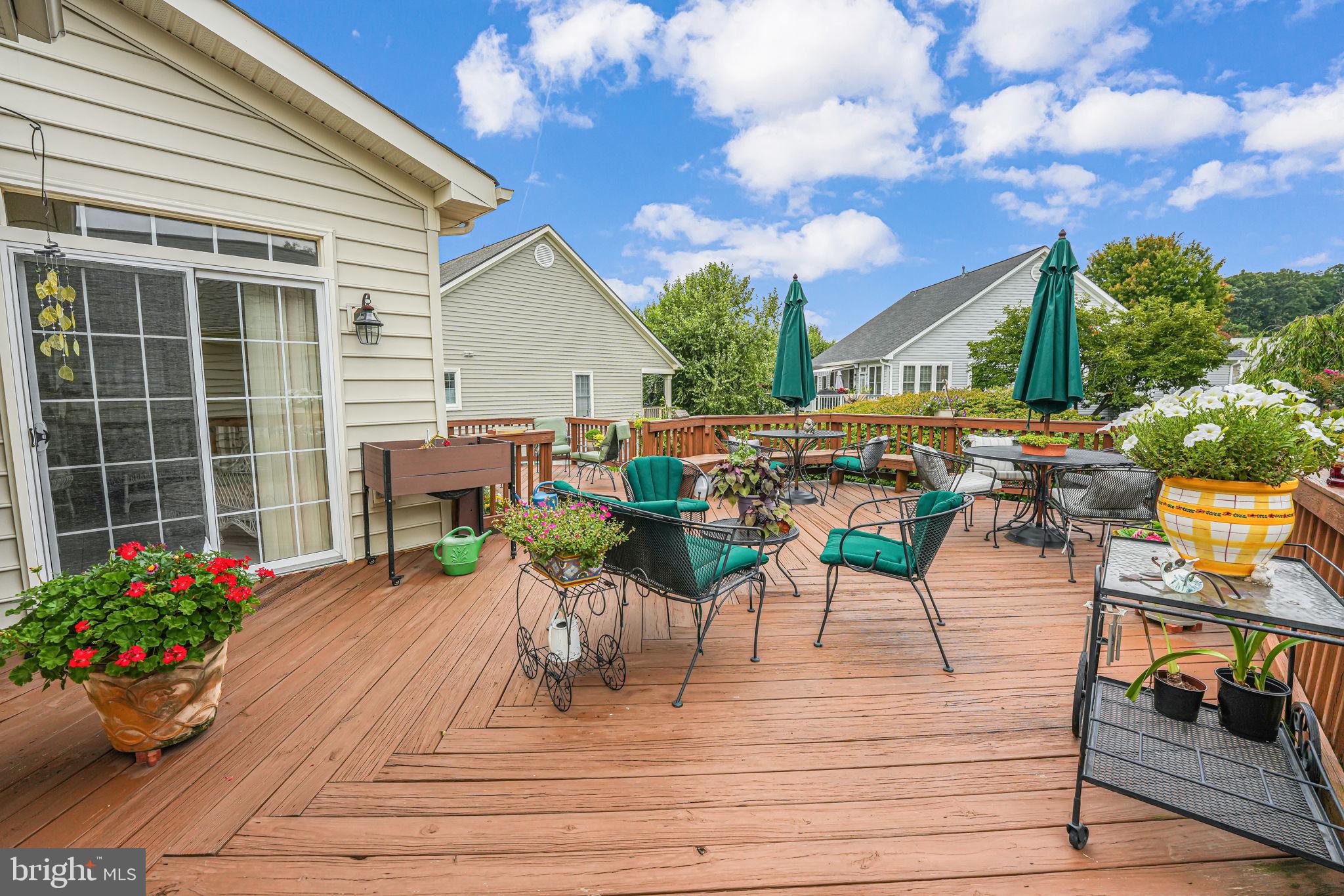 6717 Buglecall Place Gainesville, VA 20155 - Photo 35 of 44 Deck Photos