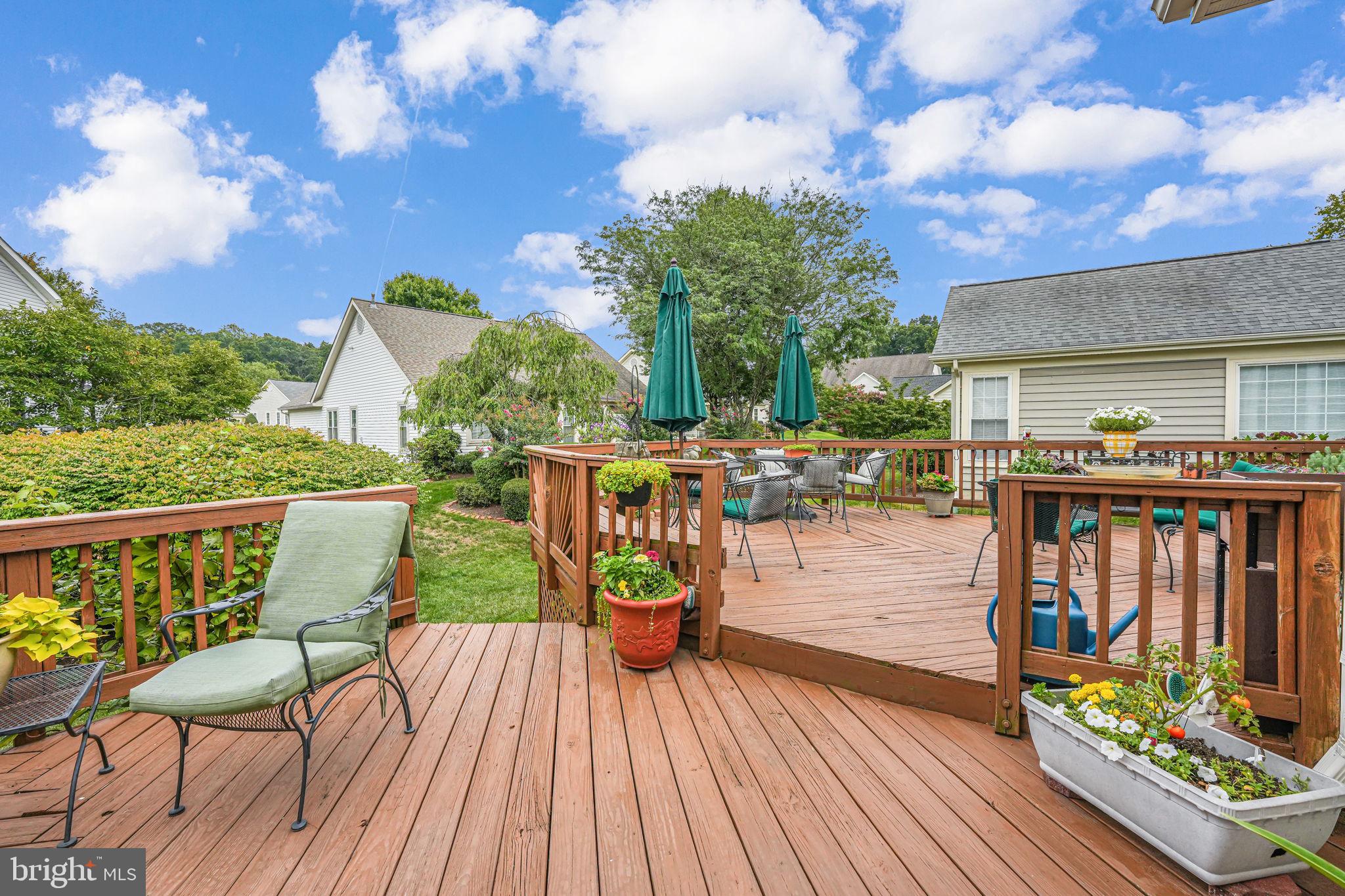 6717 Buglecall Place Gainesville, VA 20155 - Photo 37 of 44 Decking