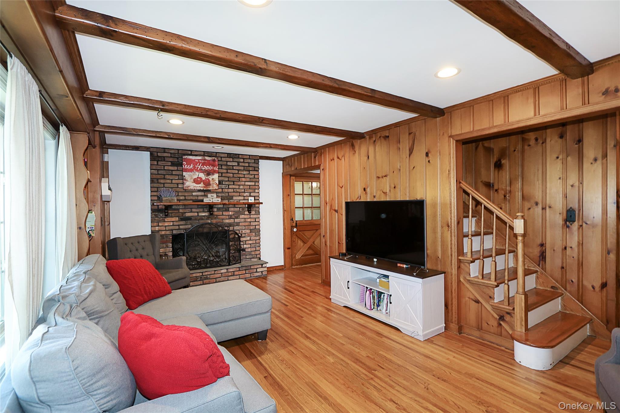 15 Hemlock Street Merrick, NY 11566 - Photo 7 of 47
