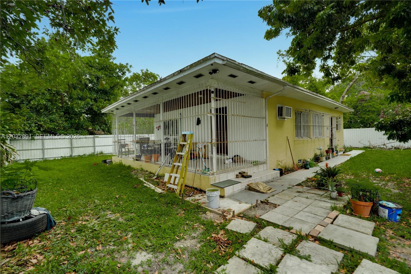 5860 Southwest 19th Street Miami, FL 33155 - Photo 8 of 15